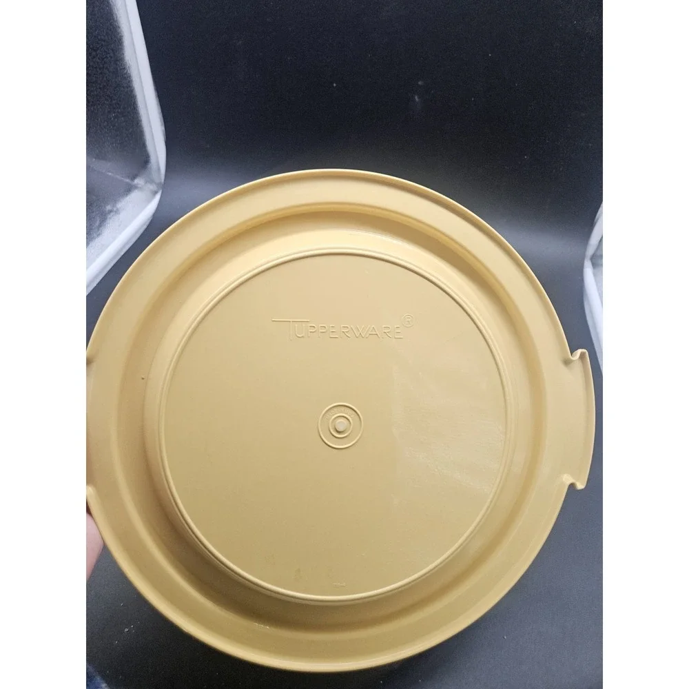Vintage Tupperware Pie Taker Cake Keeper Harvest Gold #719 Base, #720 Seal